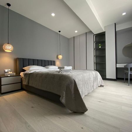 Minimalist Style Apartment With Best Location Chisinau Exterior foto